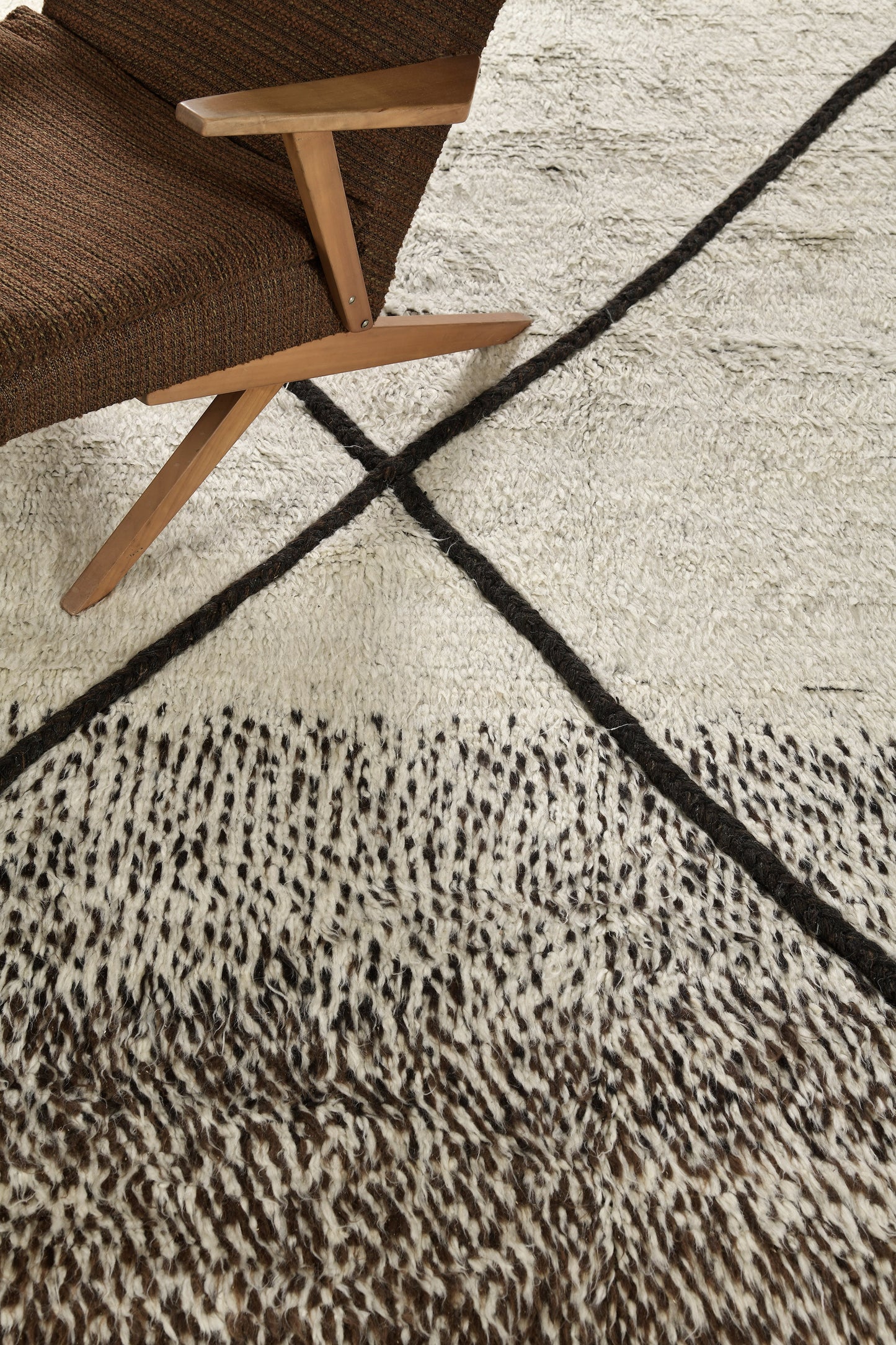 Modern Rug Image 9899 Sebta, Atlas Collection