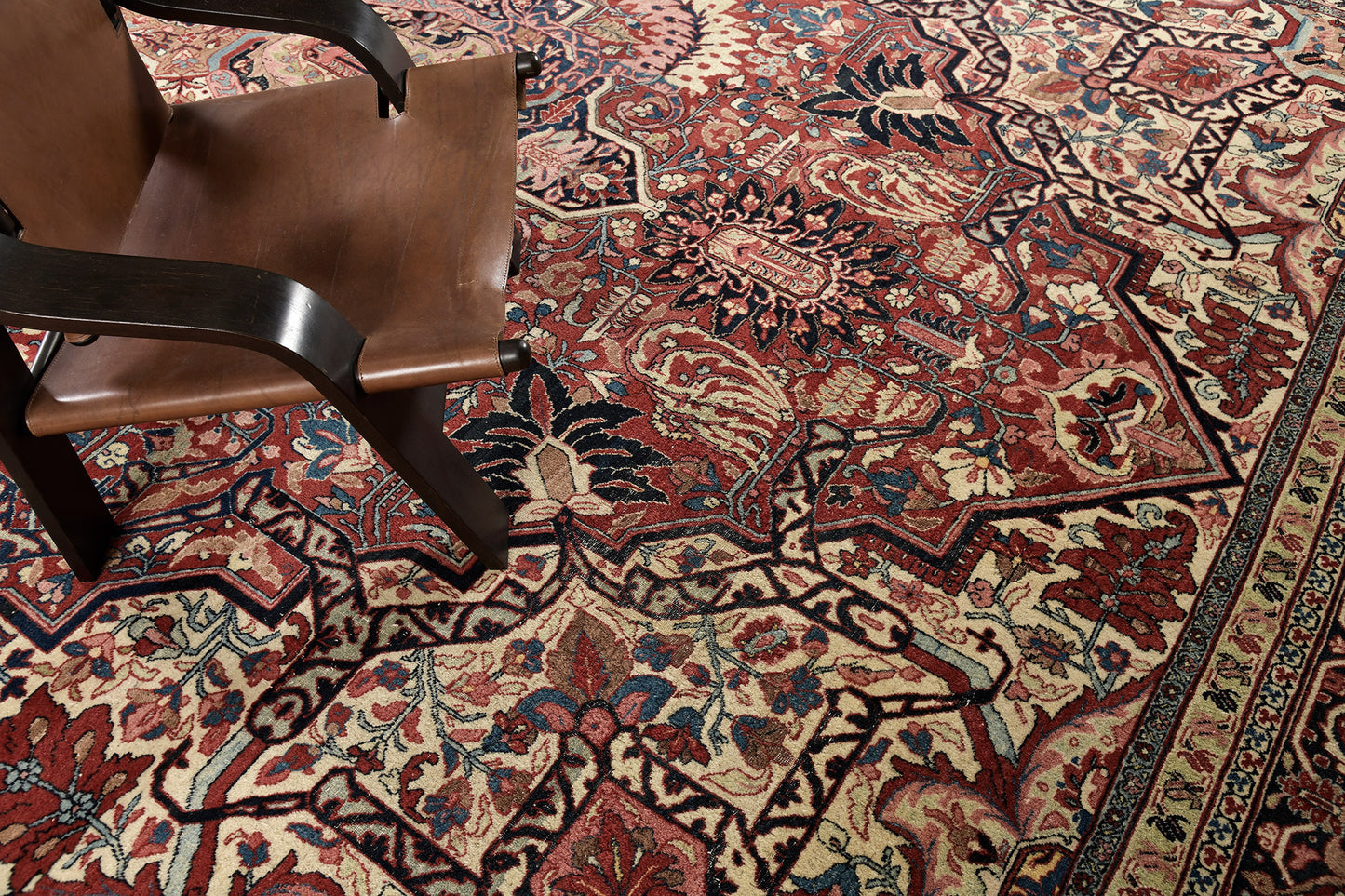 Persian Rug 626 Antique Persian Heriz 30755