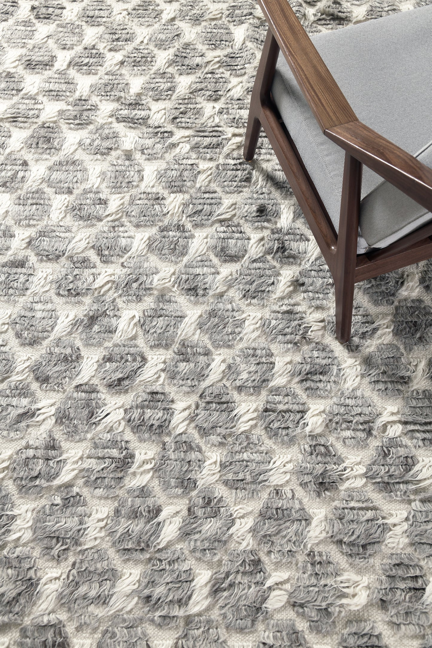 Modern Rug Image 8611 Nami, Sahara Collection
