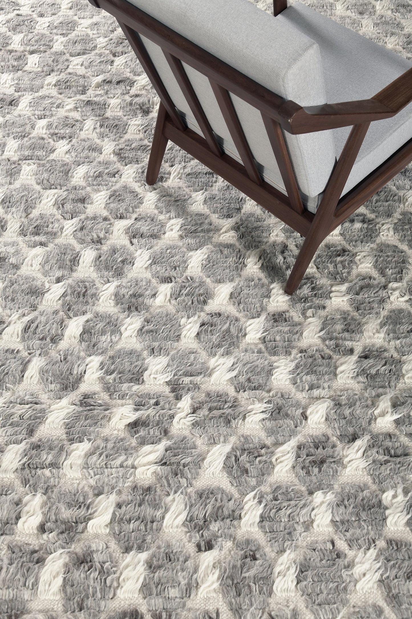 Modern Rug Image 8614 Nami, Sahara Collection