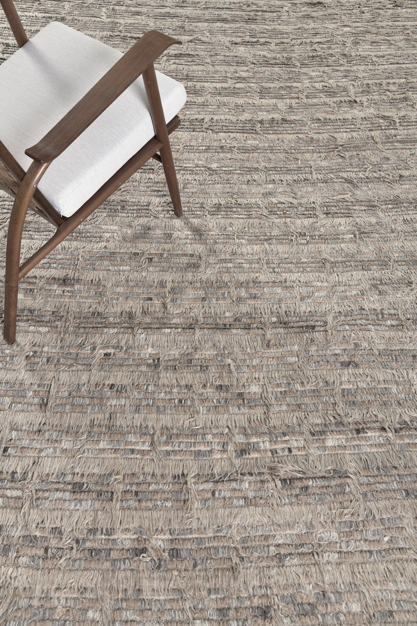 Modern Rug Image 449 Ahina, Sahara Collection