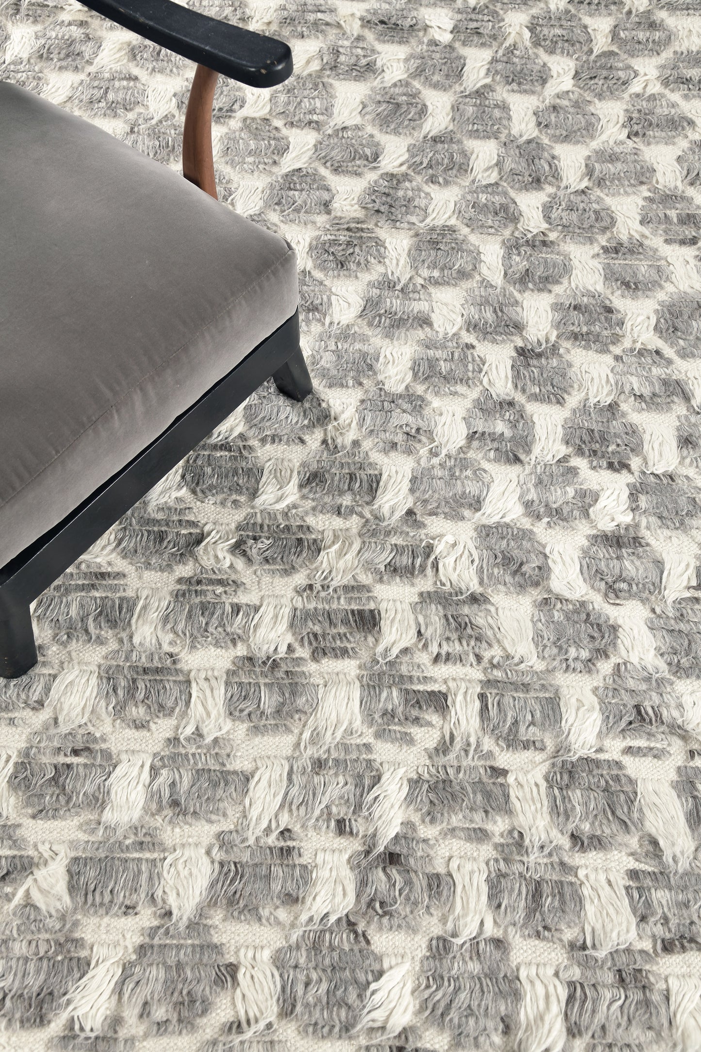 Modern Rug Image 8626 Nami, Sahara Collection