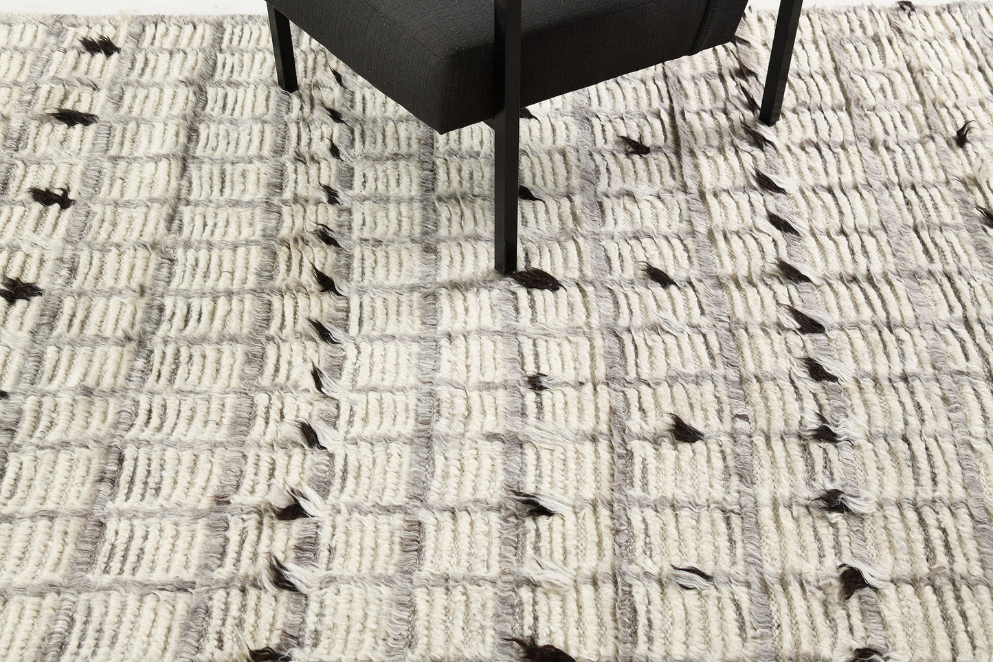 Modern Rug Image 882 Amihan, Sahara Collection