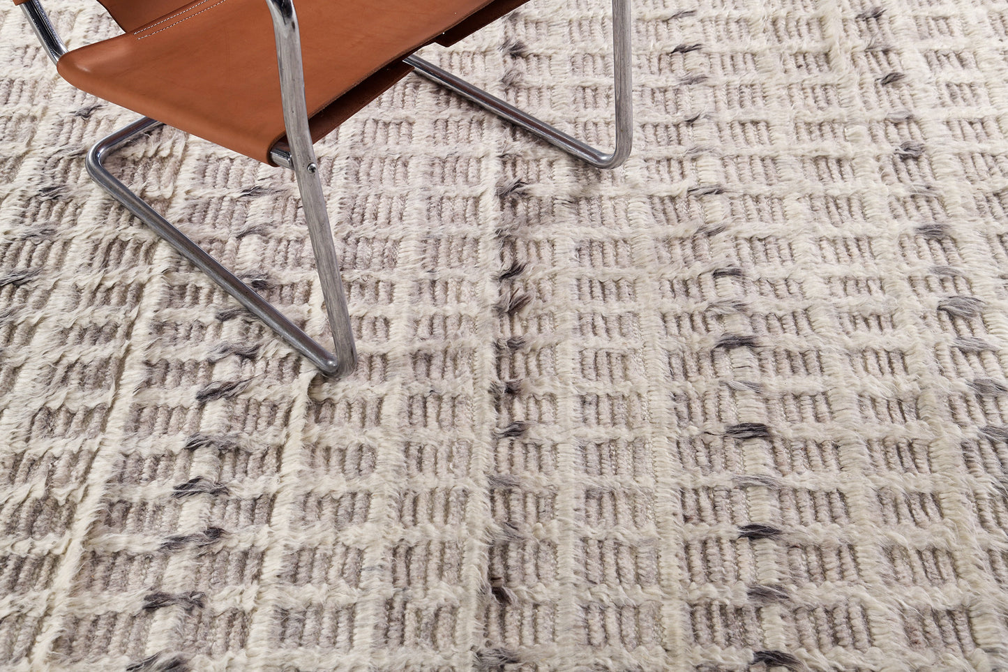 Modern Rug Image 908 Amihan, Sahara Collection