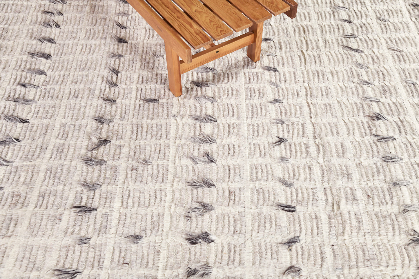 Modern Rug Image 665 Amihan, Sahara Collection 28083