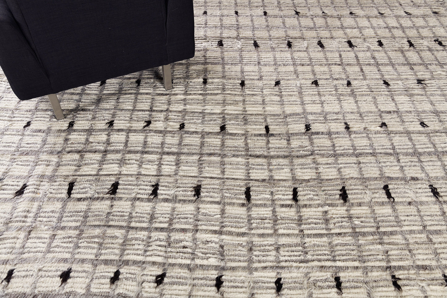 Modern Rug Image 857 Amihan, Sahara Collection