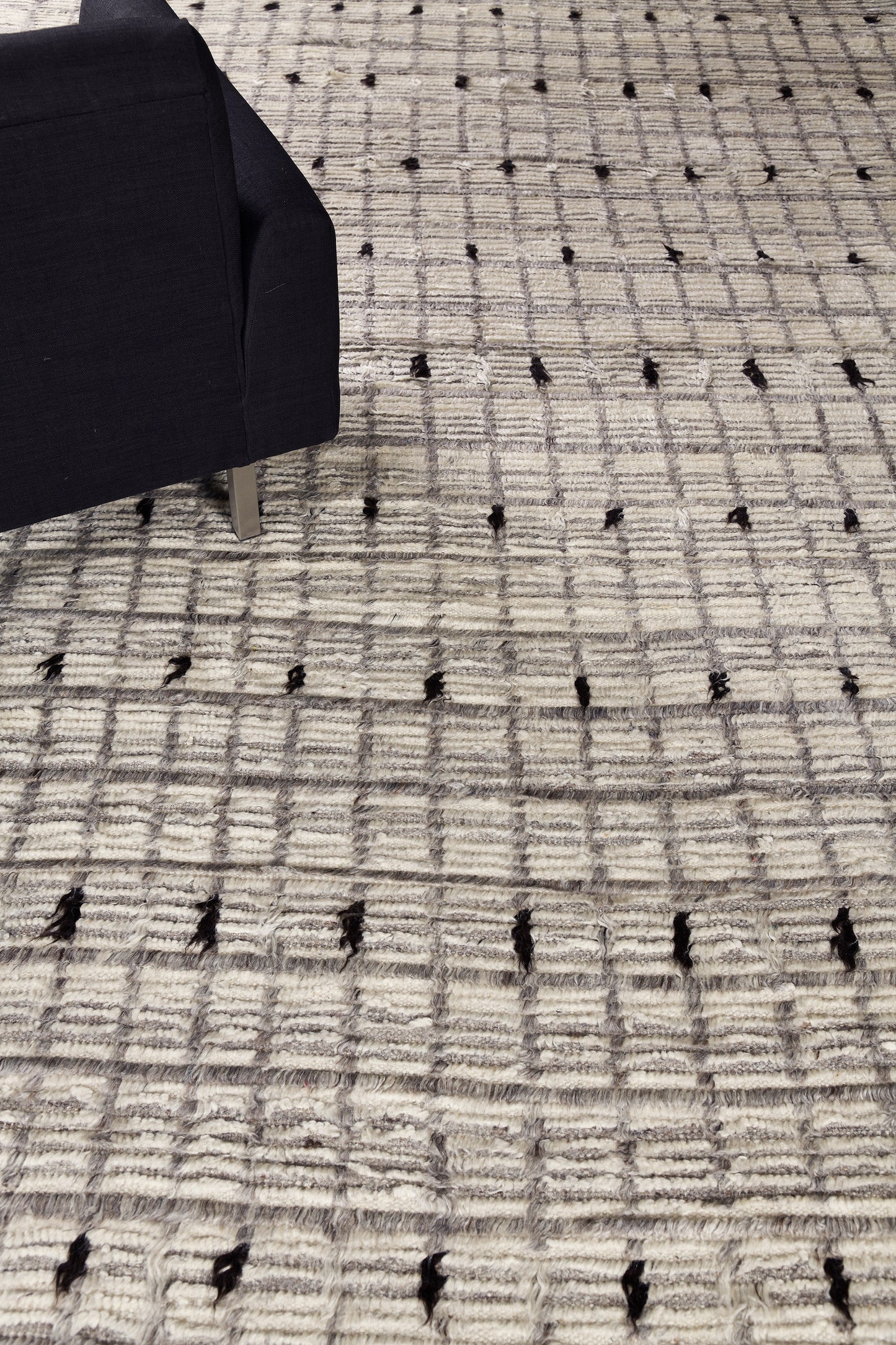 Modern Rug Image 856 Amihan, Sahara Collection