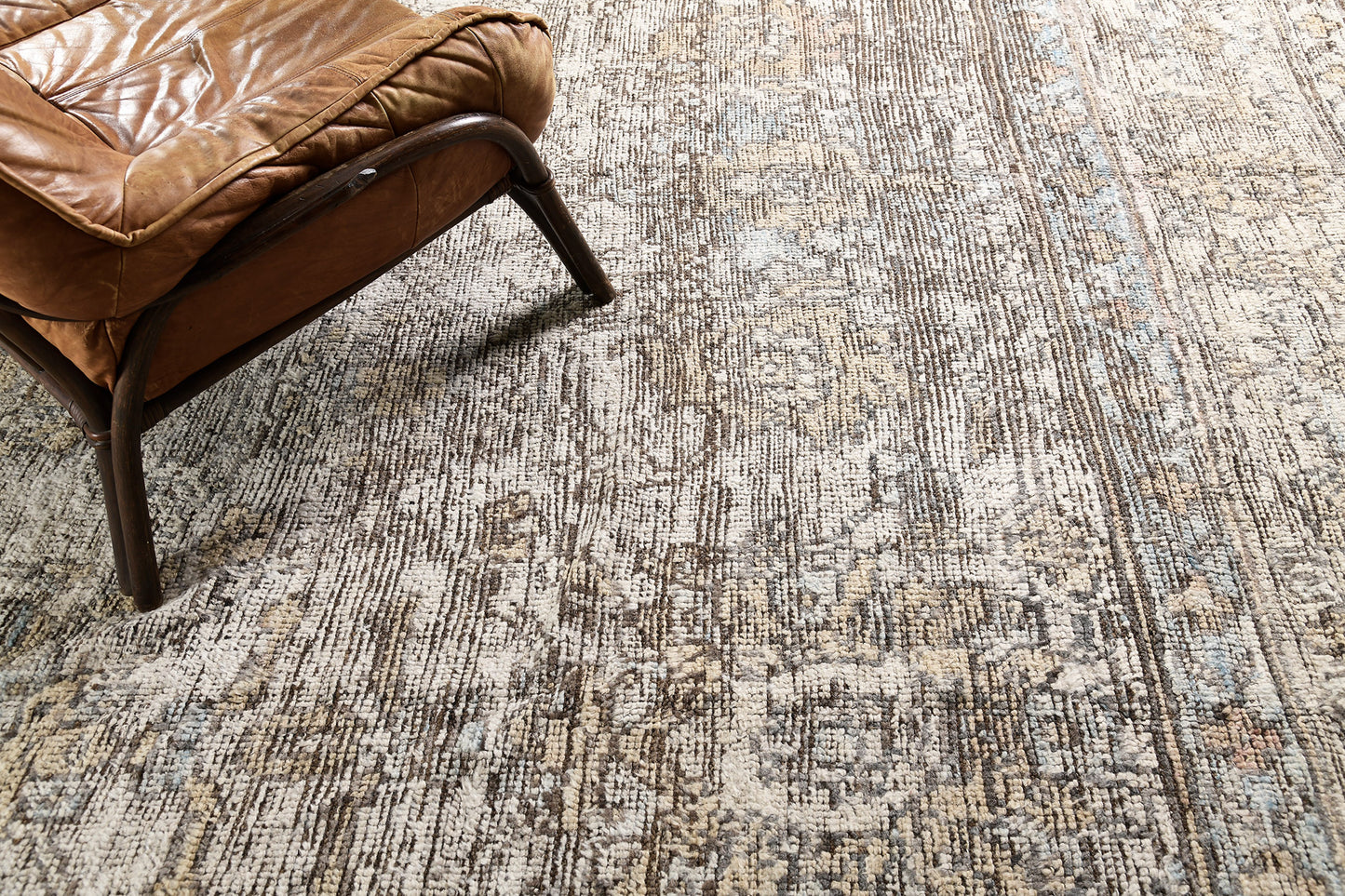 Laleh, Domicile Collection