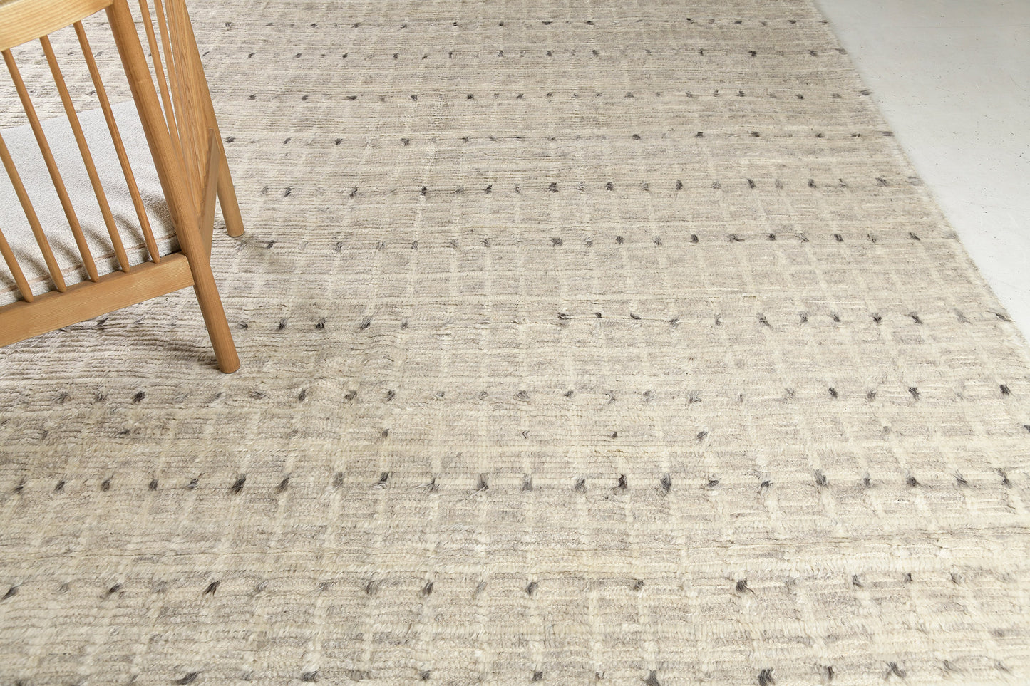 Modern Rug Image 869 Amihan, Sahara Collection