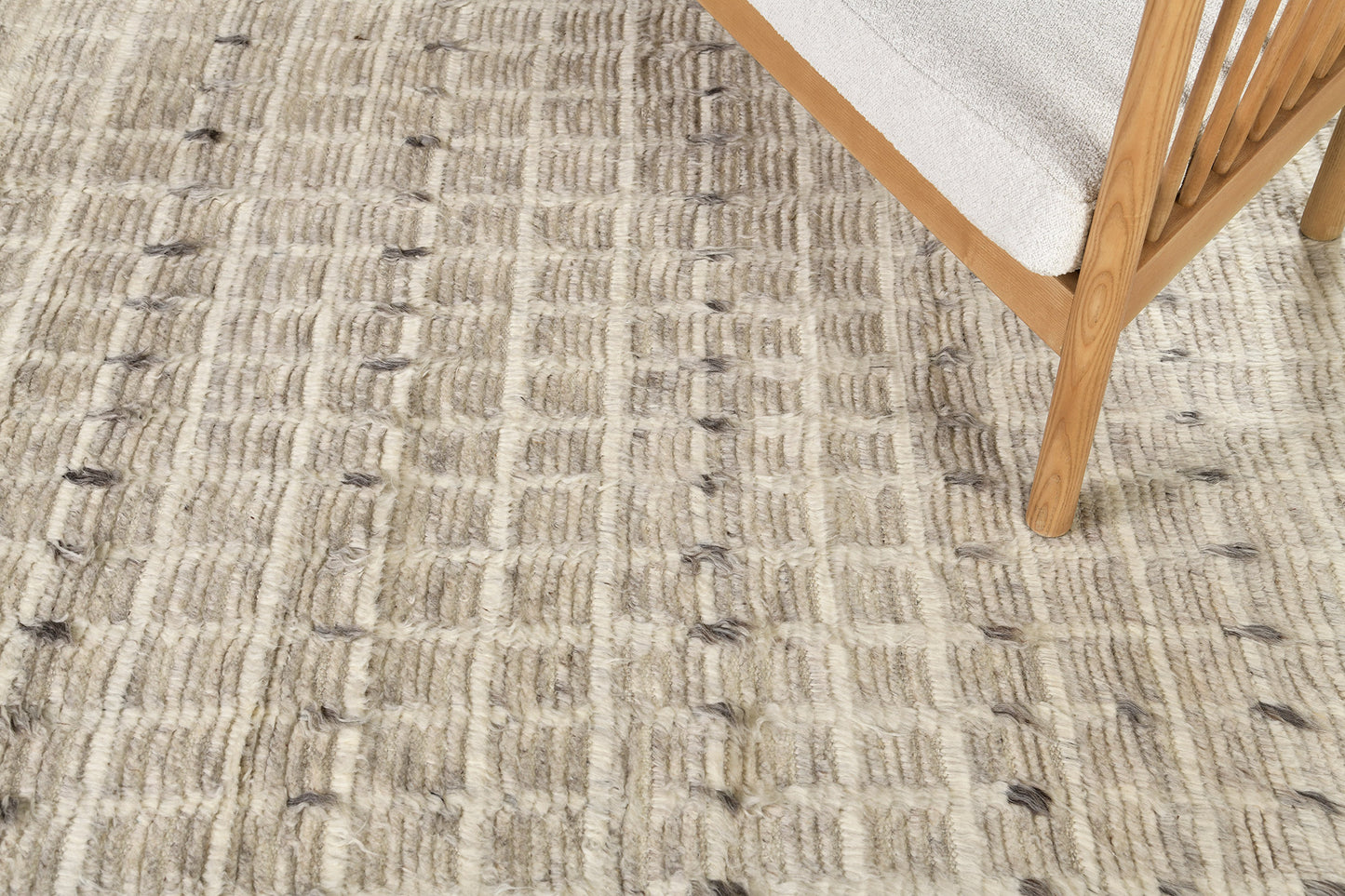 Modern Rug Image 802 Amihan, Sahara Collection 29947