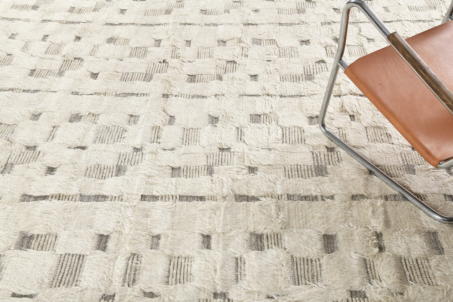 Modern Rug Image 2694 Crane, Sandpiper Collection
