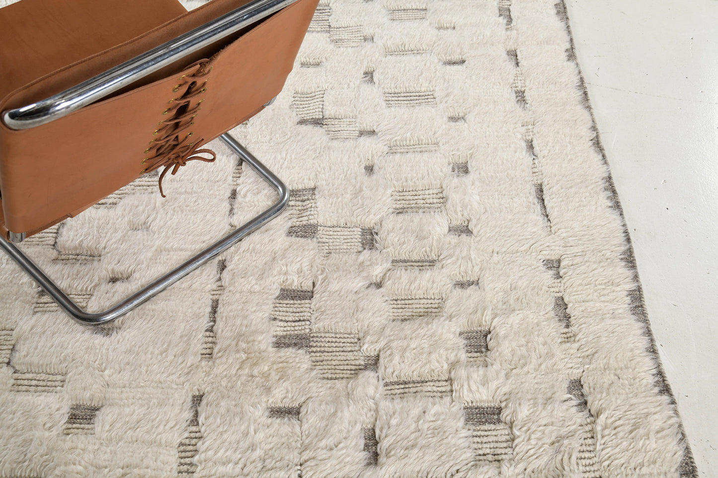 Modern Rug Image 2706 Crane, Sandpiper Collection