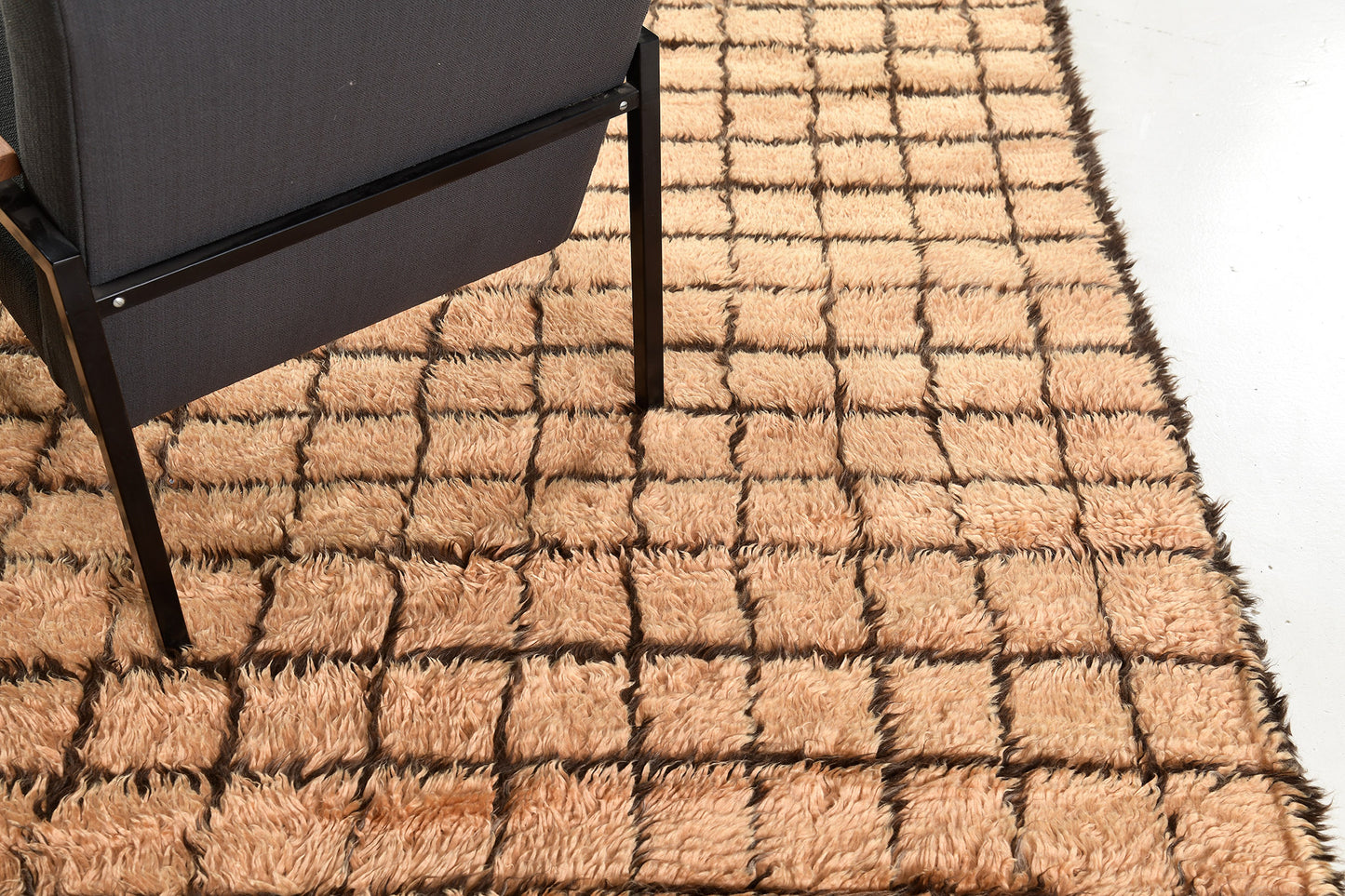 Modern Rug Image 3301 Alwarda, Atlas Collection