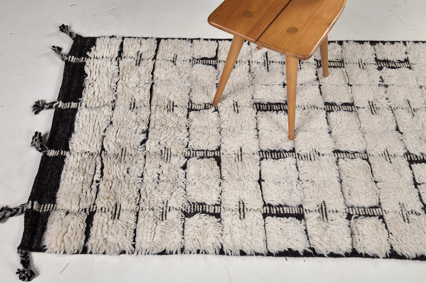 Modern Rug Image 5215 Ibis Runner, Sandpiper Collection