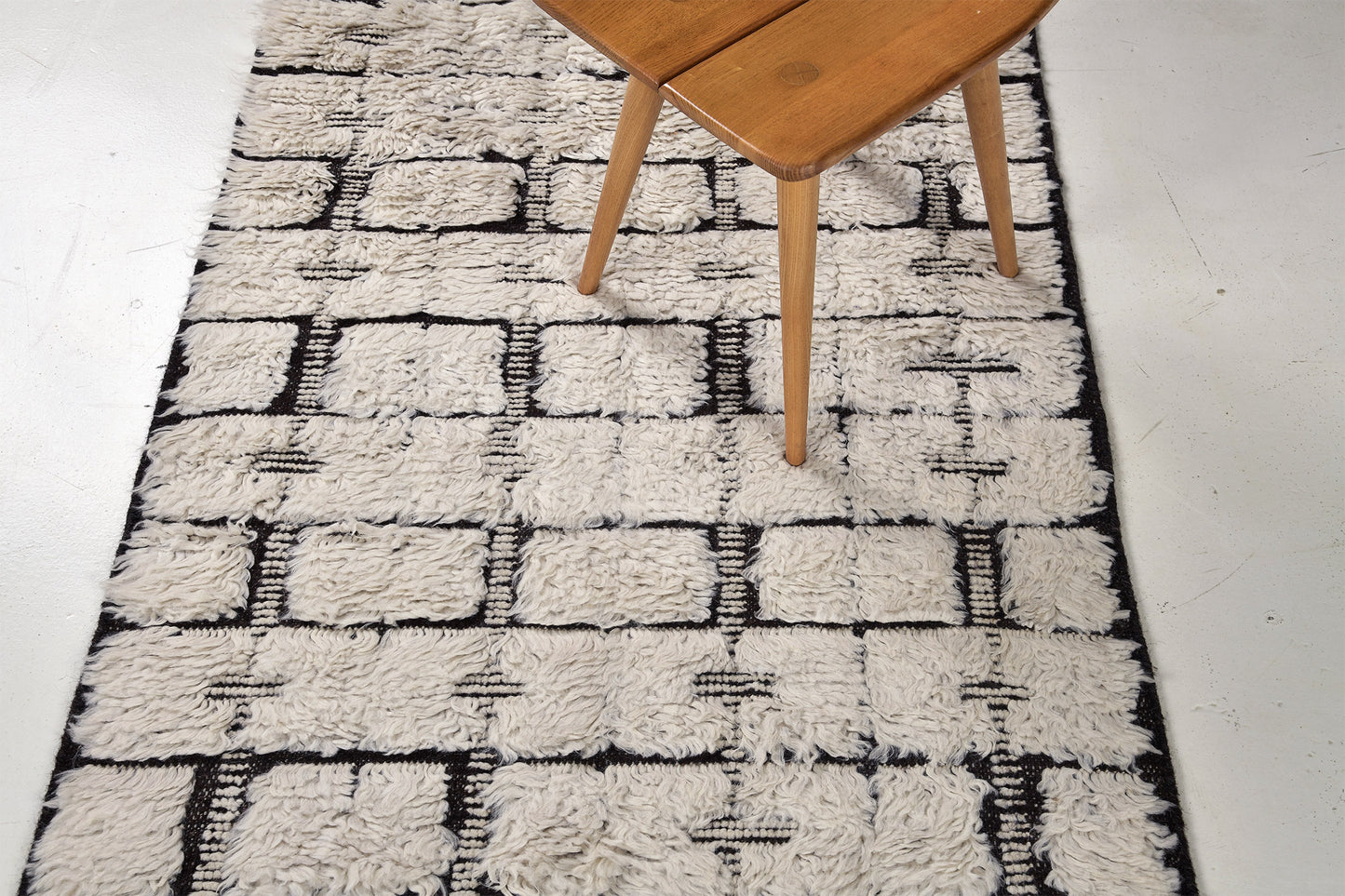 Modern Rug Image 5213 Ibis Runner, Sandpiper Collection