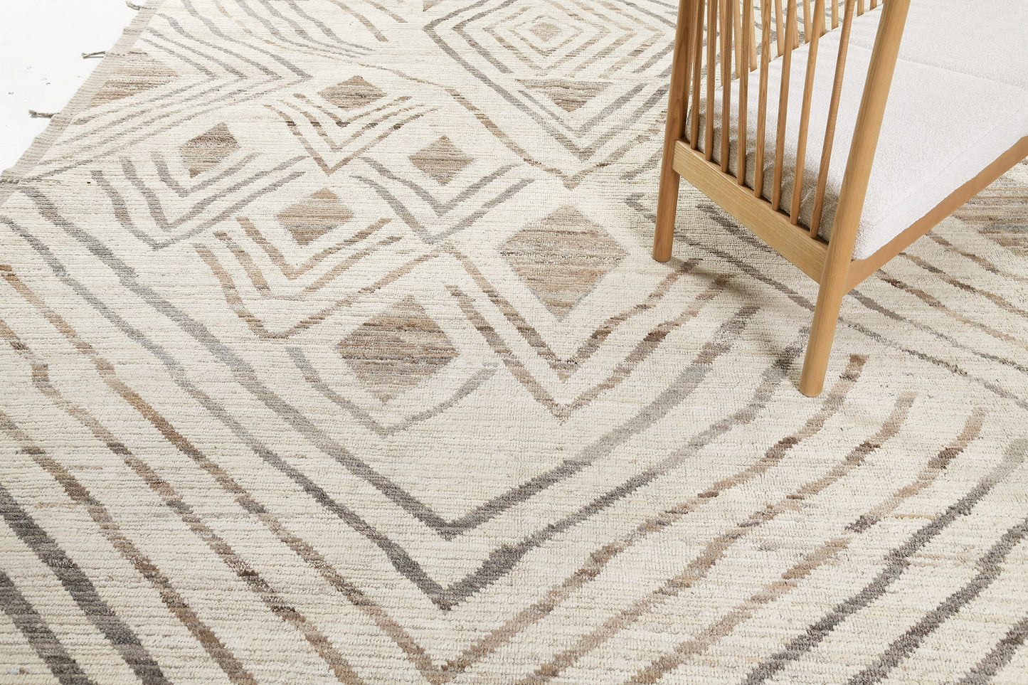 Modern Rug Image 969 Amsum, Atlas Collection