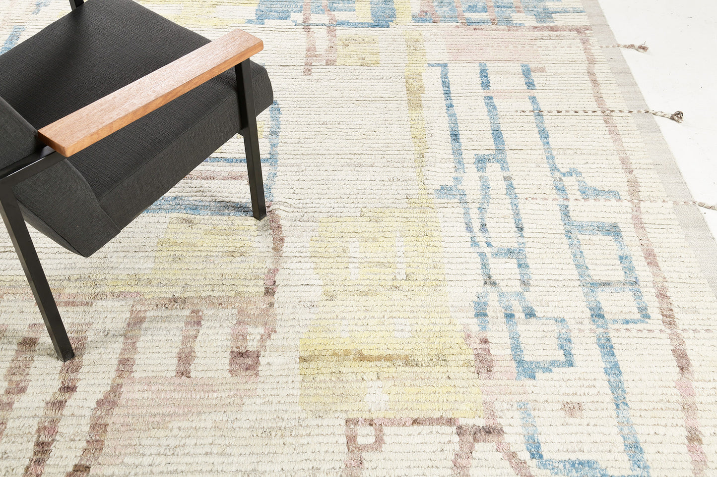 Modern Rug Image 6912 Meliska, Atlas Collection
