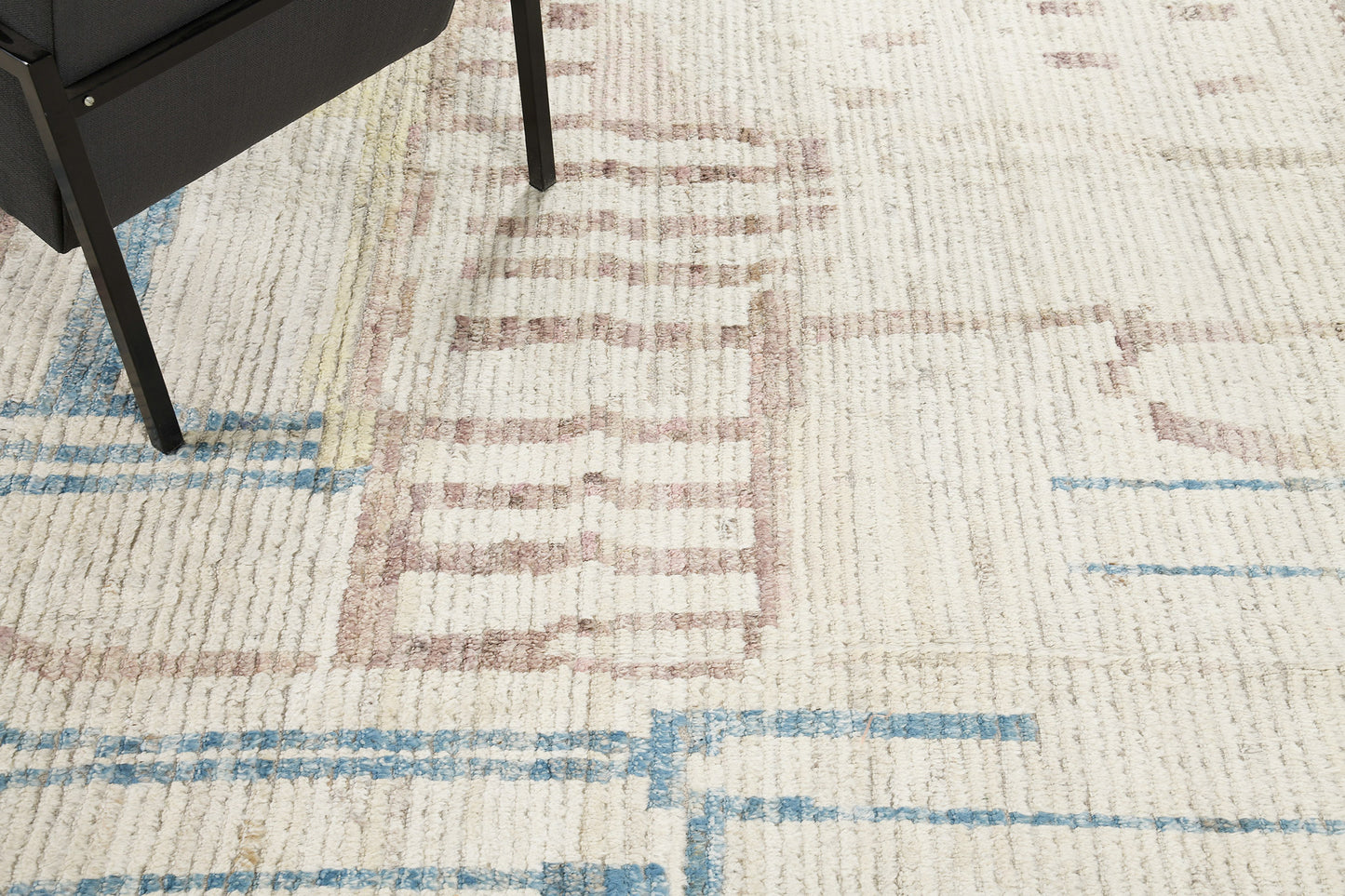 Modern Rug Image 6913 Meliska, Atlas Collection