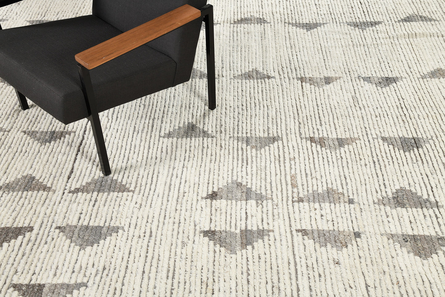 Modern Rug Image 4680 Gimbrala, Haute Bohemian
