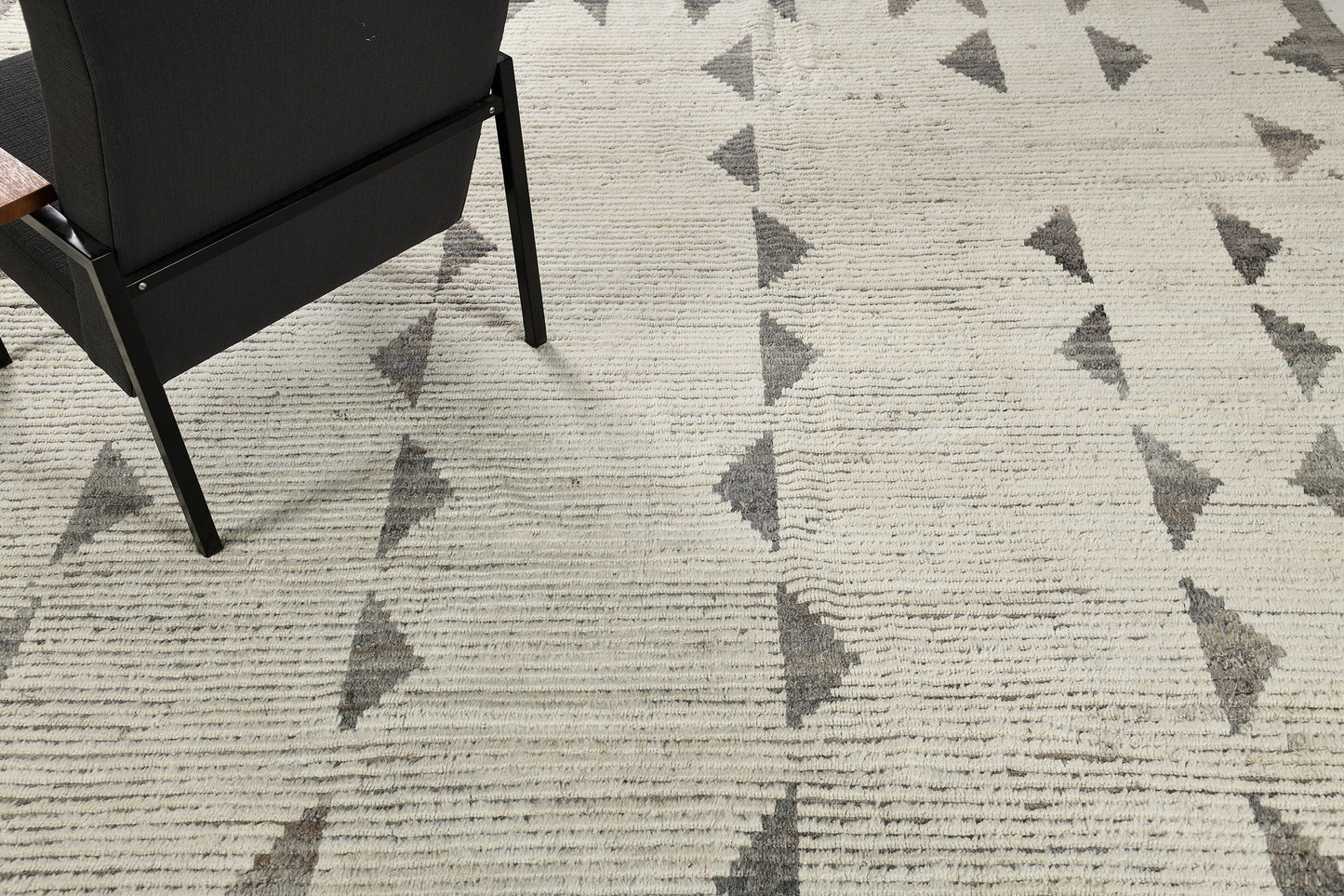 Modern Rug Image 4681 Gimbrala, Haute Bohemian