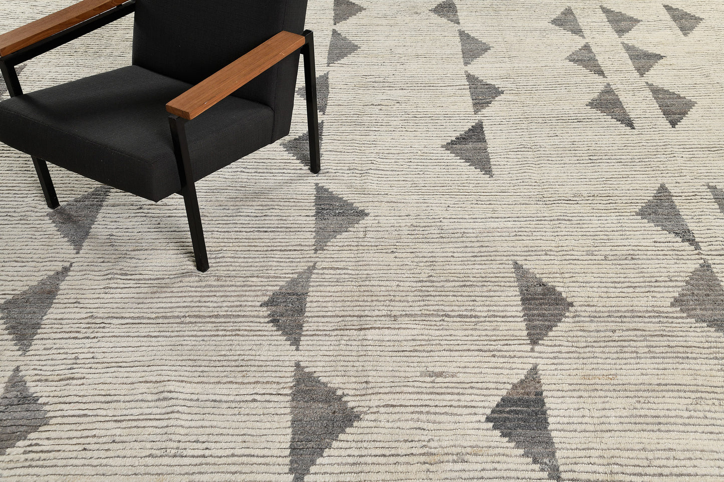 Modern Rug Image 4694 Gimbrala, Haute Bohemian