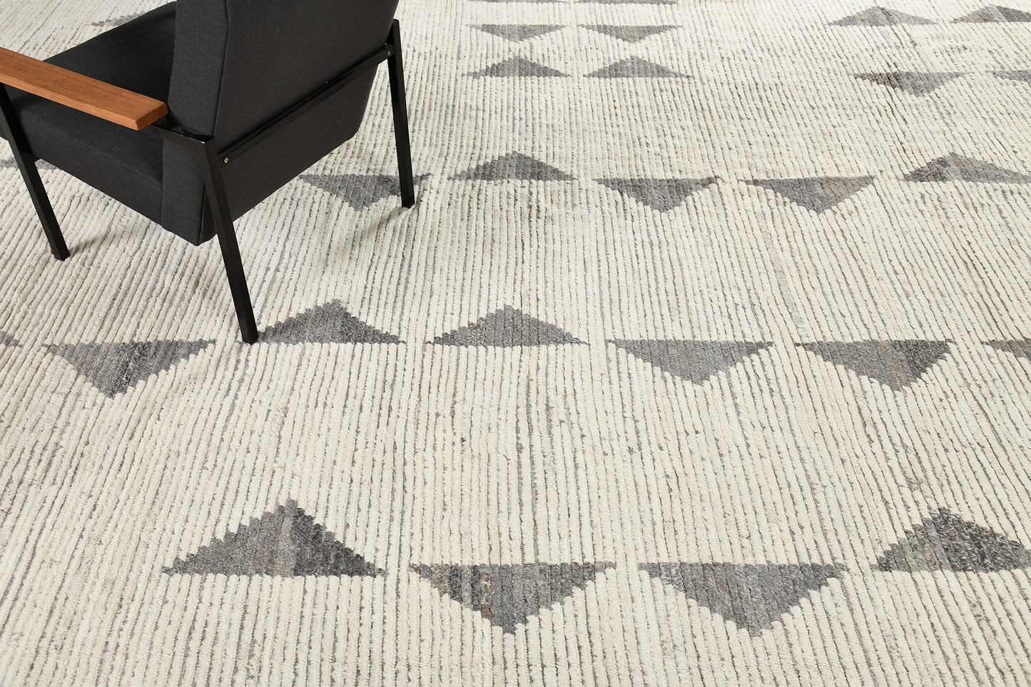 Modern Rug Image 4697 Gimbrala, Haute Bohemian