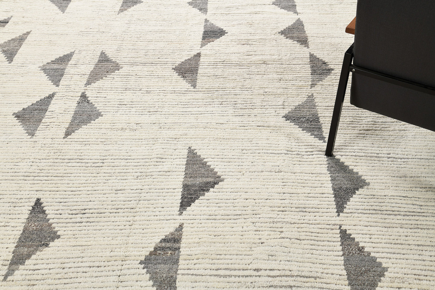 Modern Rug Image 4696 Gimbrala, Haute Bohemian