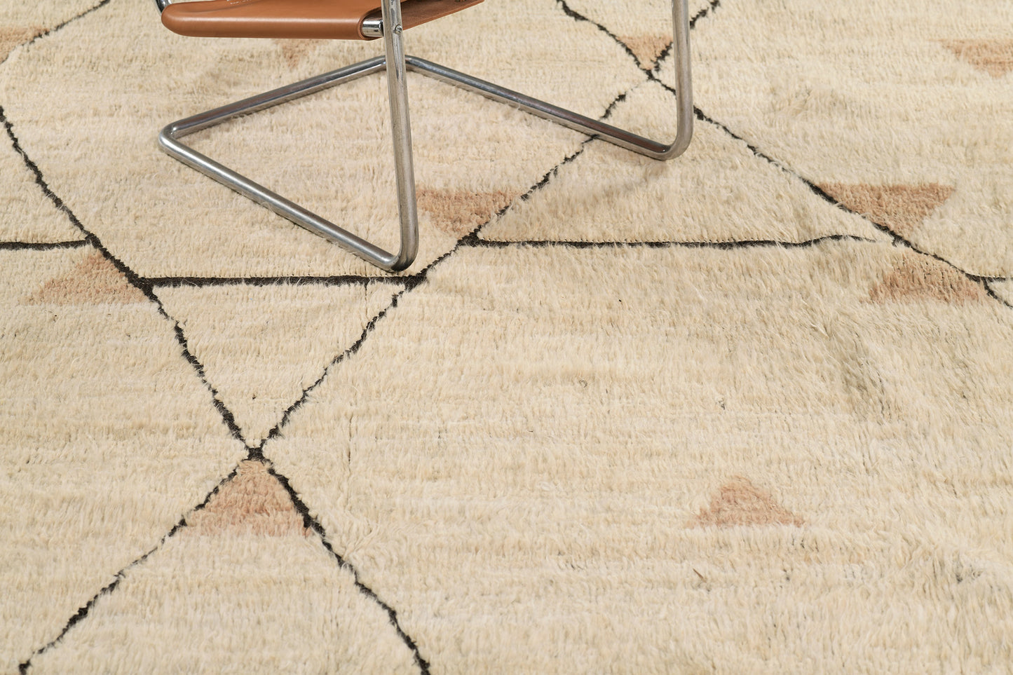 Modern Rug Image 2771 Darbu, Atlas Collection