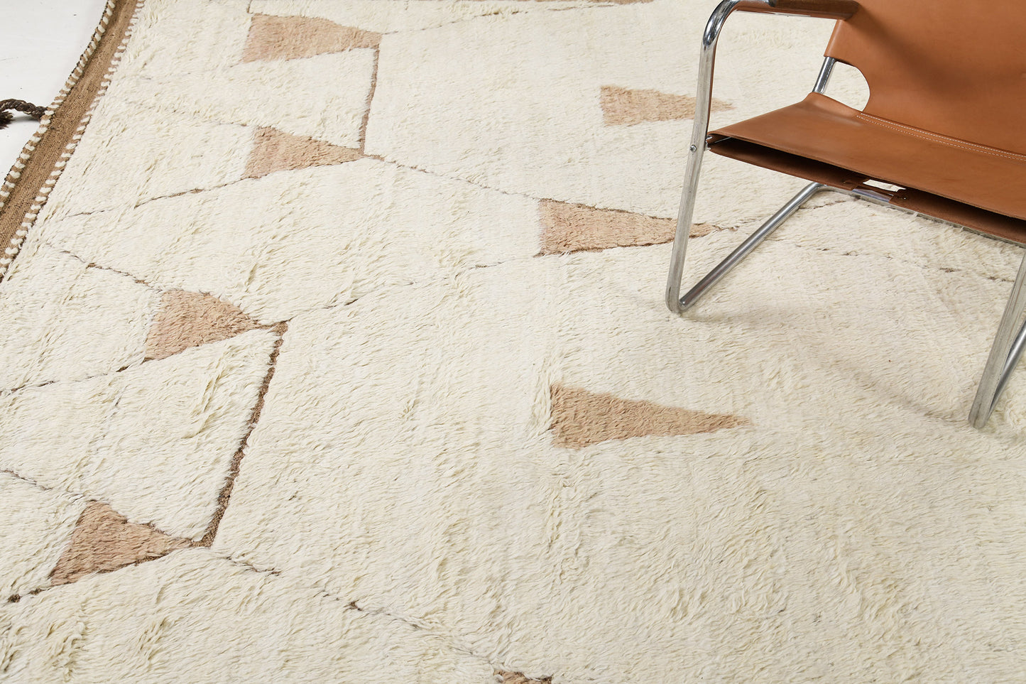 Modern Rug Image 2789 Darbu, Atlas Collection
