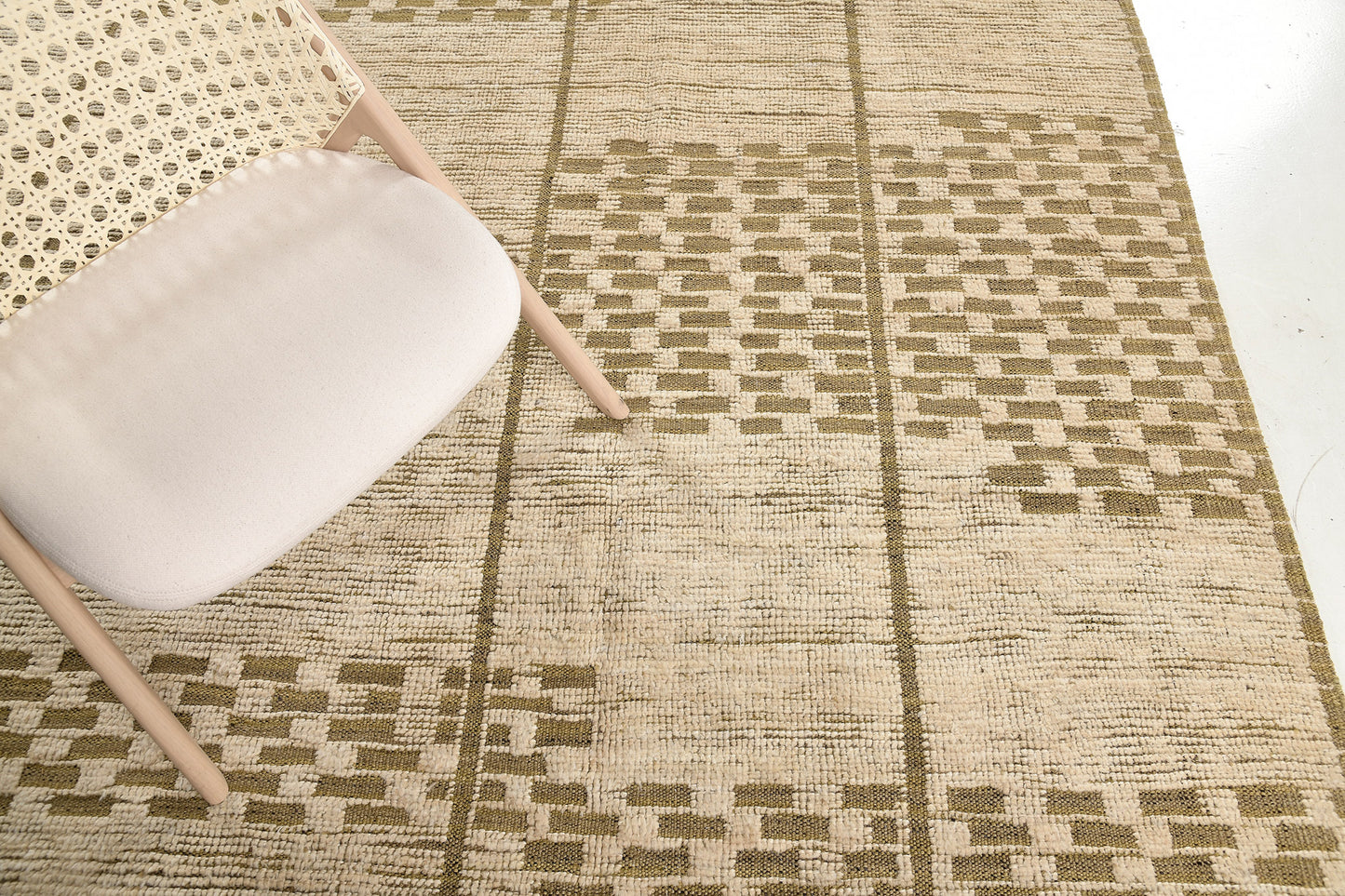 Modern Rug Image 387 Aderfi, Nomad Collection