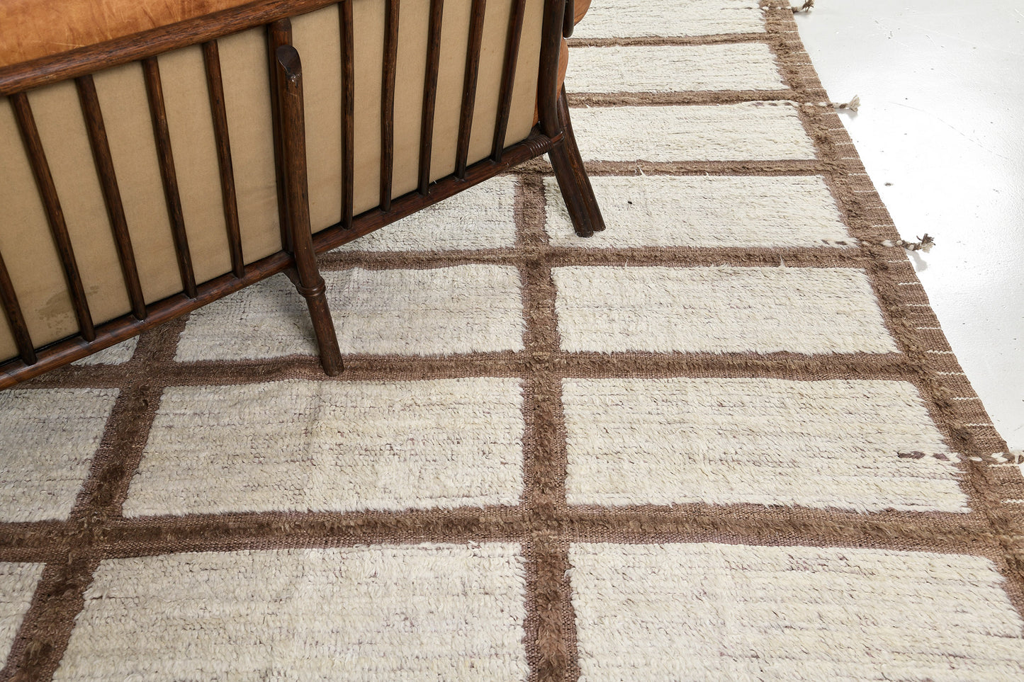 Modern Rug Image 9440 Rababi, Haute Bohemian