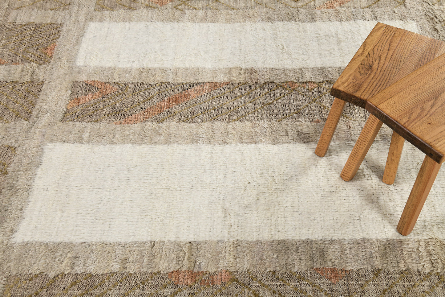 Modern Rug Image 11676 Tenas, Nomad Collection