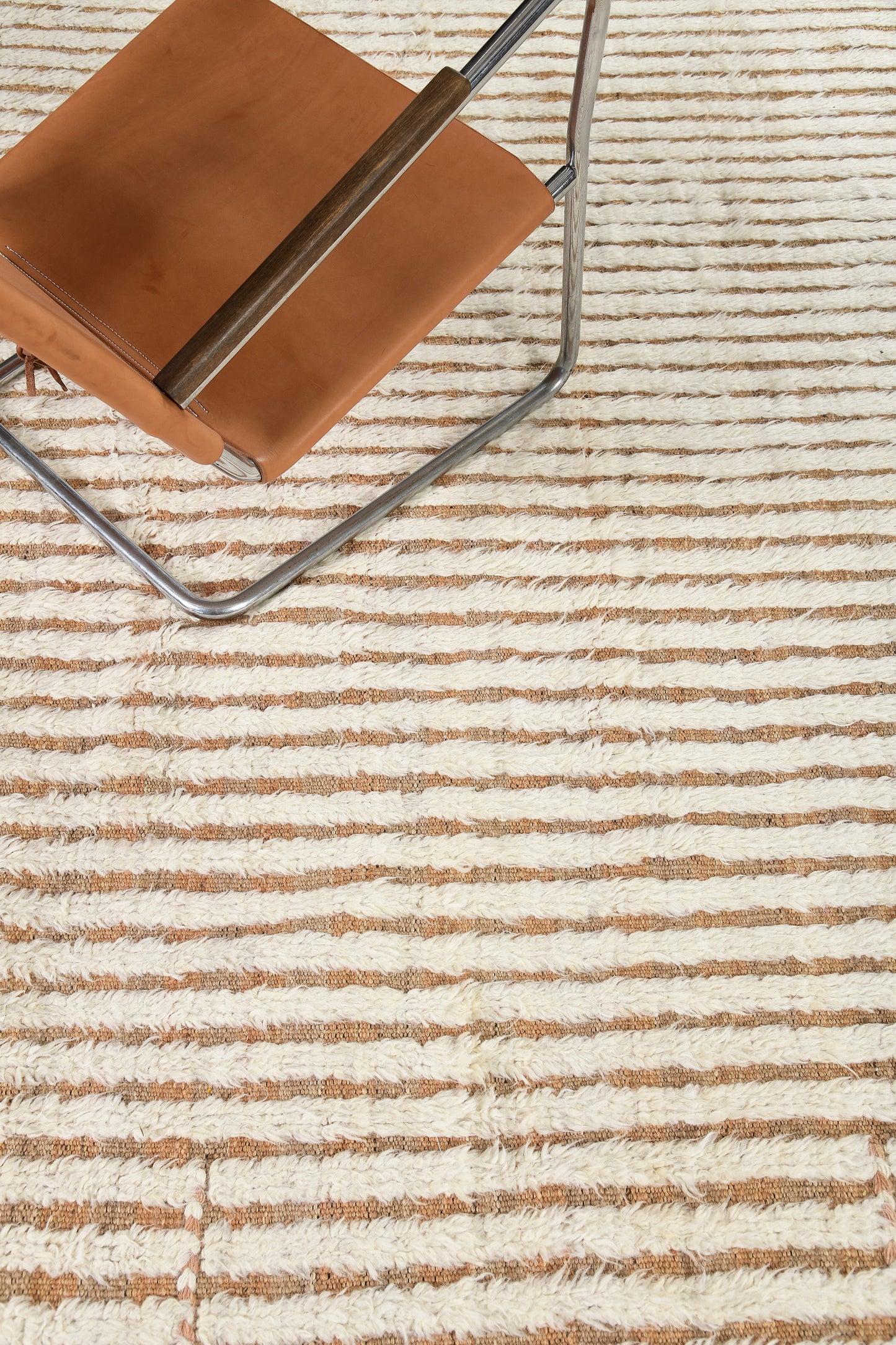 Modern Rug Image 4370 Fohn, Haute Bohemian
