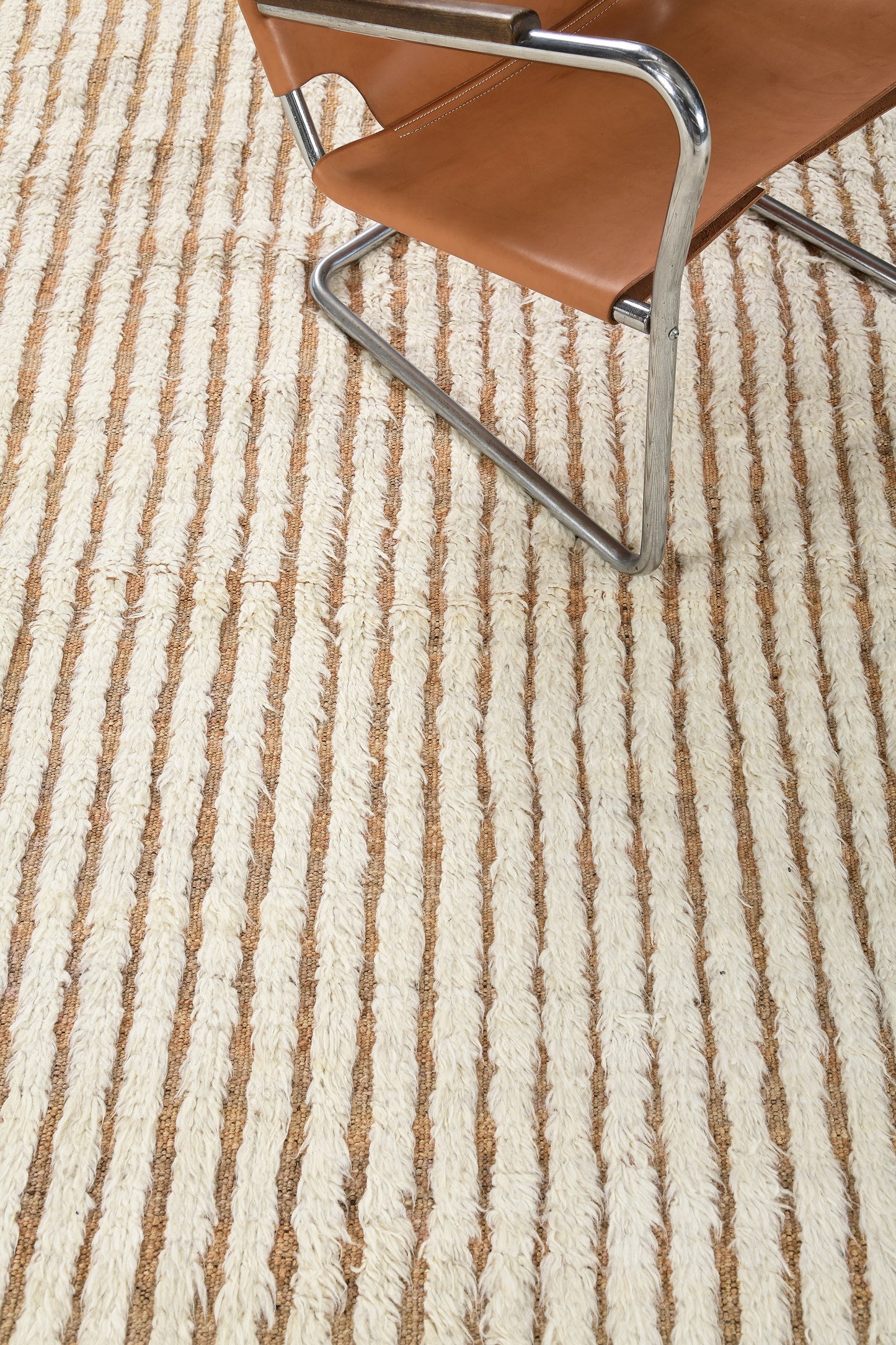 Modern Rug Image 4371 Fohn, Haute Bohemian