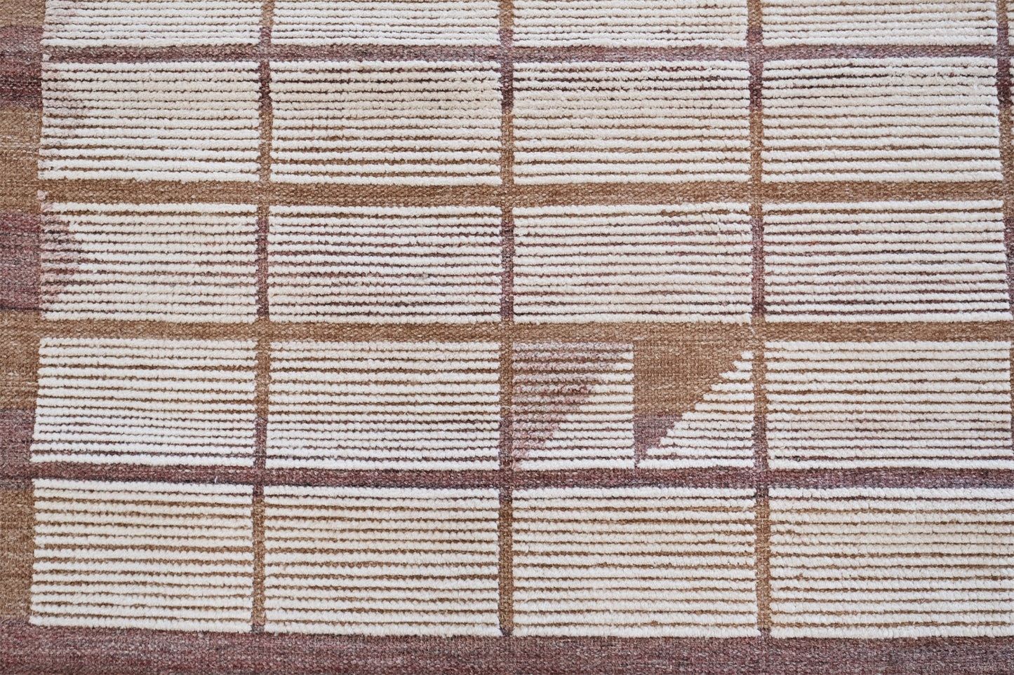 Modern Rug Image 2110 Bouchet, Nasim Collection