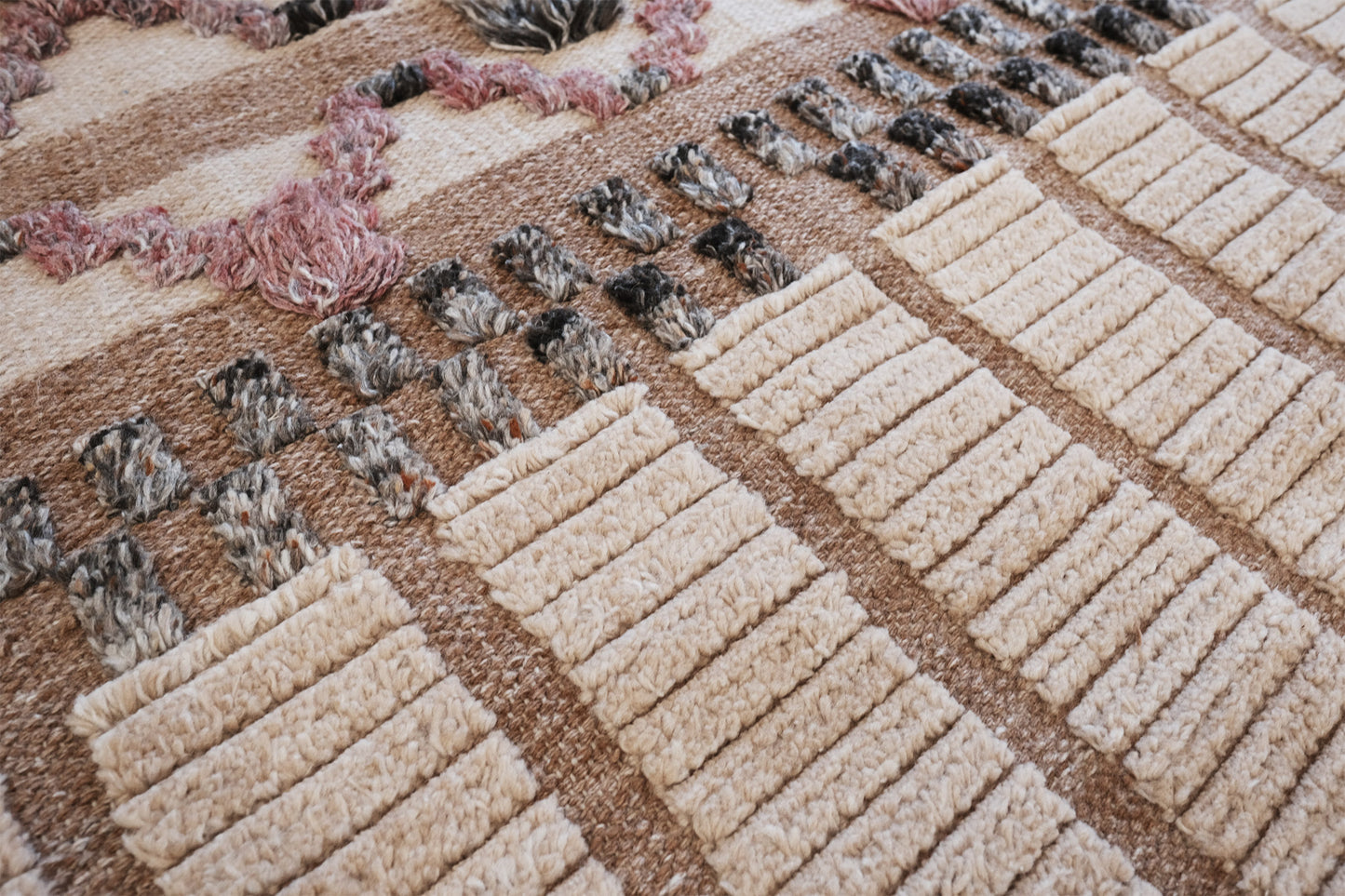 Modern Rug Image 1471 Baragsen, Nasim Collection