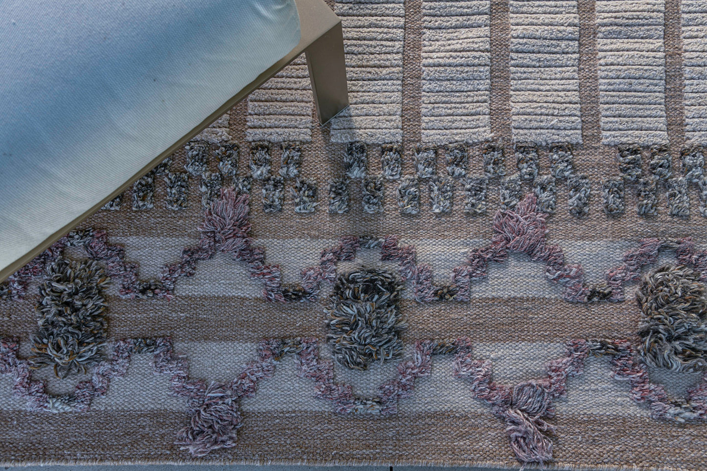 Modern Rug Image 1468 Baragsen, Nasim Collection