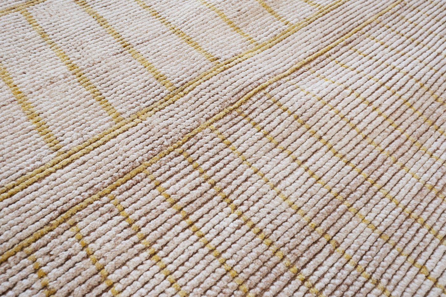 Modern Rug Image 8878 Nebbiolo, Nasim Collection