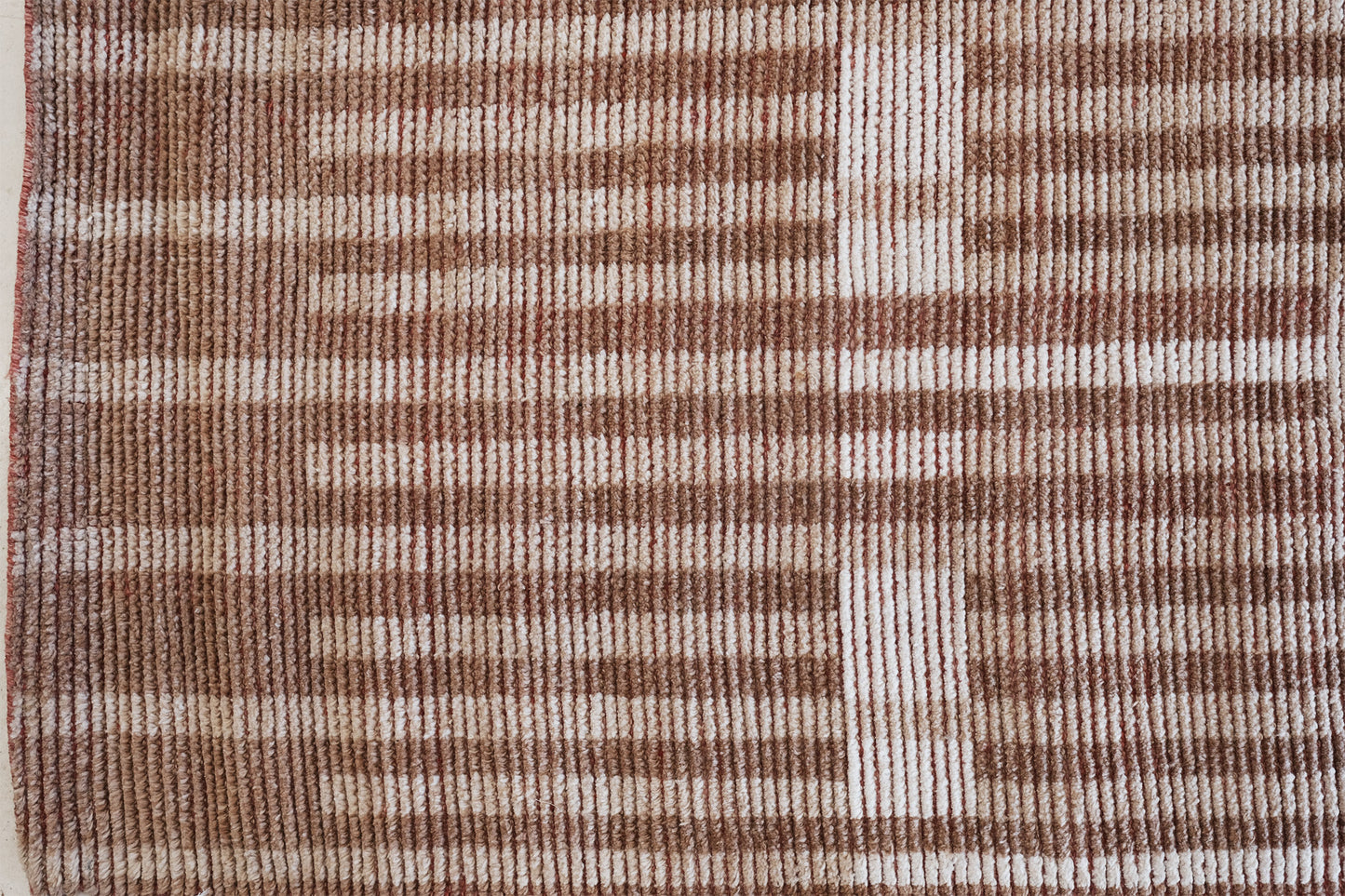 Modern Rug Image 6304 Loureiro, Nasim Collection