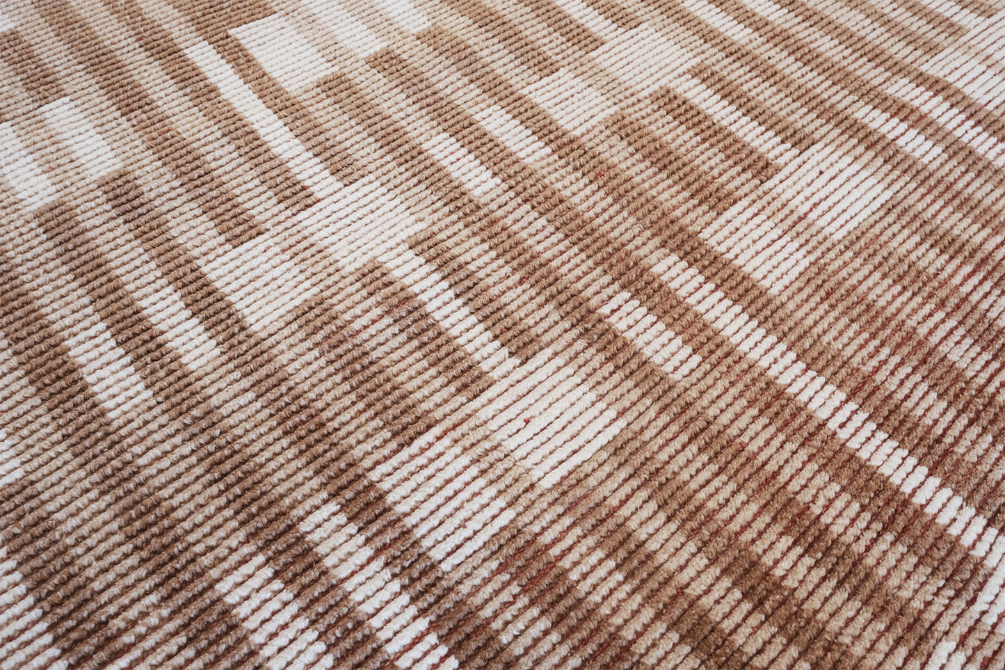 Modern Rug Image 6305 Loureiro, Nasim Collection