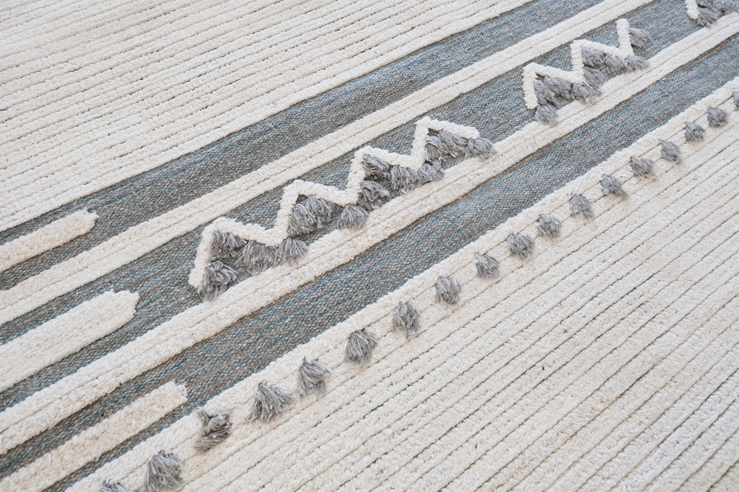 Modern Rug Image 1518 Barbera, Nasim Collection