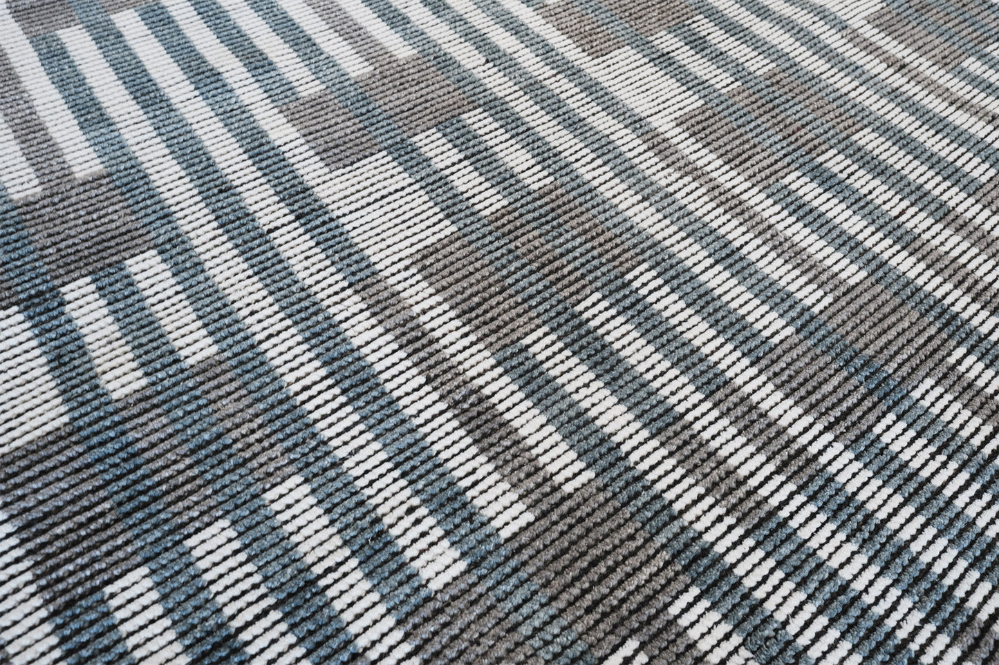 Modern Rug Image 6315 Loureiro, Nasim Collection