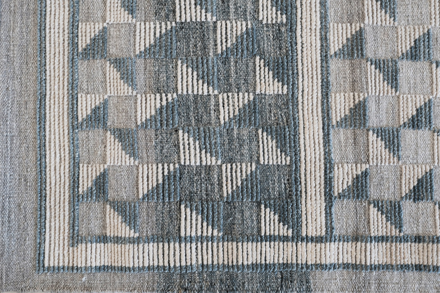 Modern Rug Image 4489 Franc, Nasim Collection