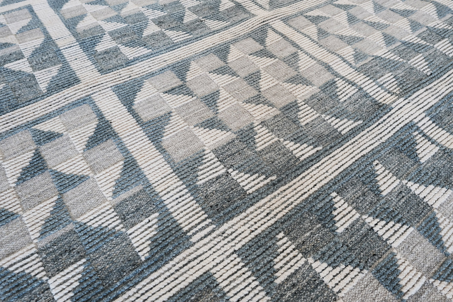 Modern Rug Image 4488 Franc, Nasim Collection