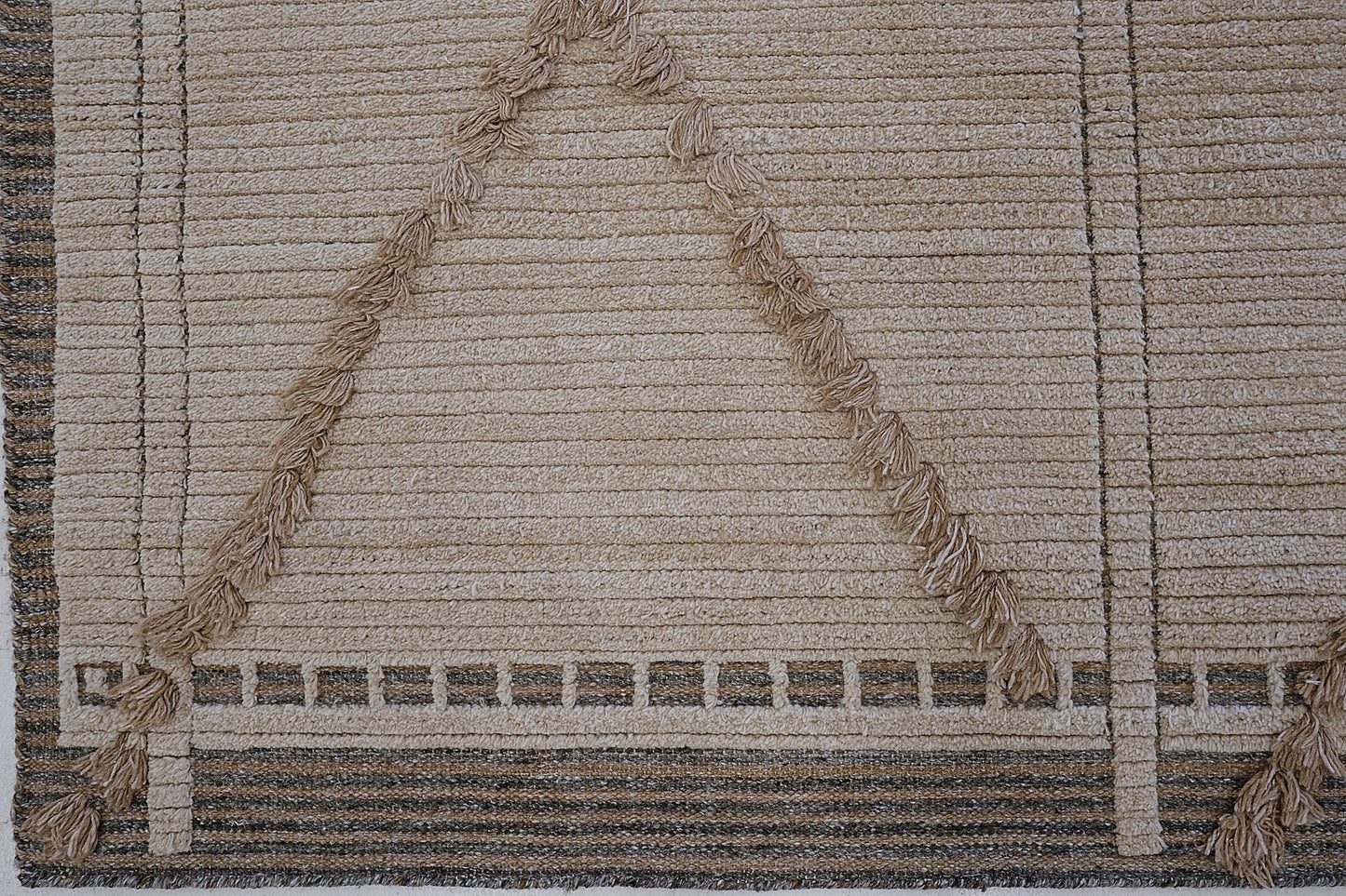 Modern Rug Image 9818 Sangiovese, Nasim Collection