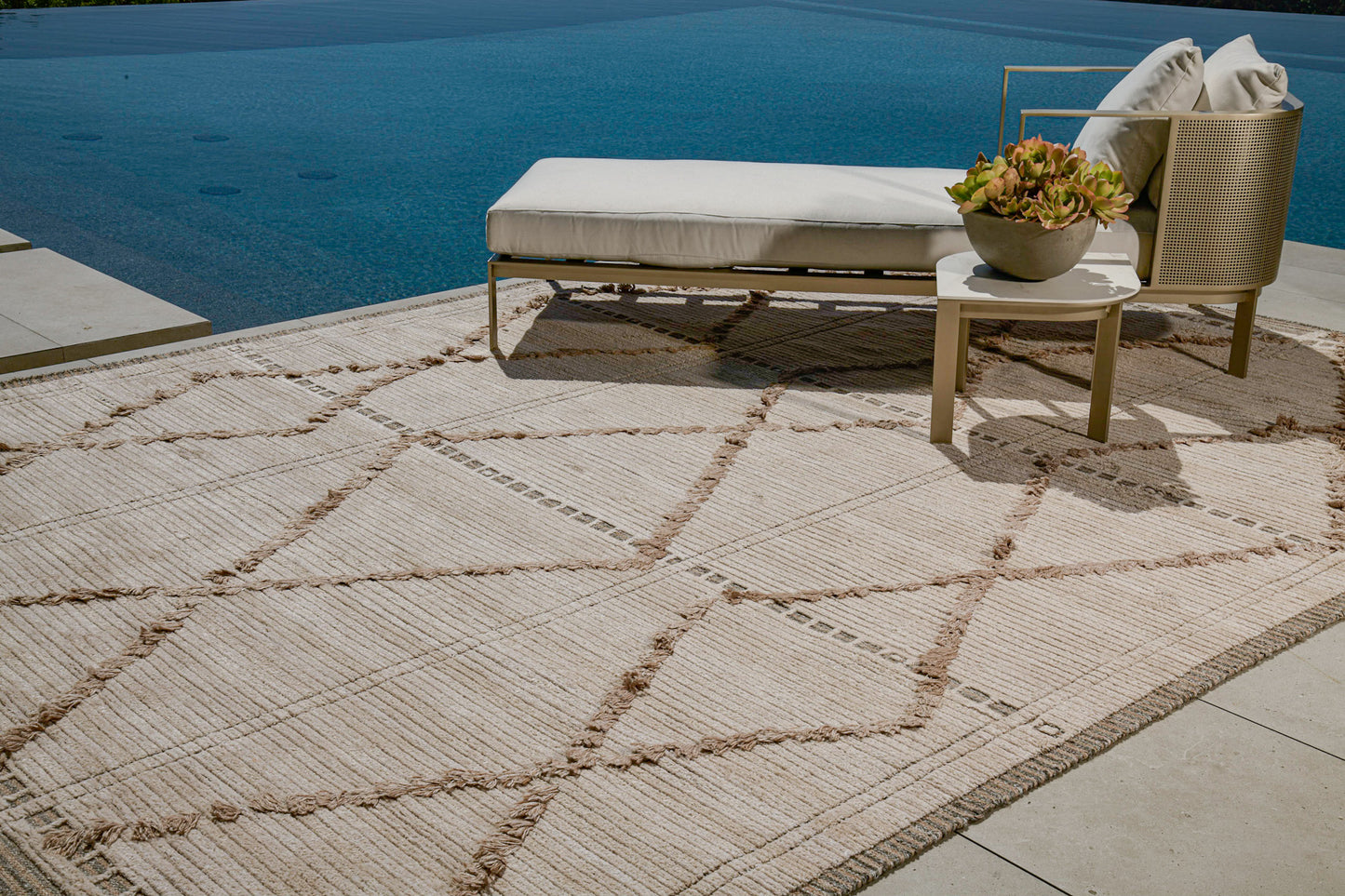 Modern Rug Image 9817 Sangiovese, Nasim Collection