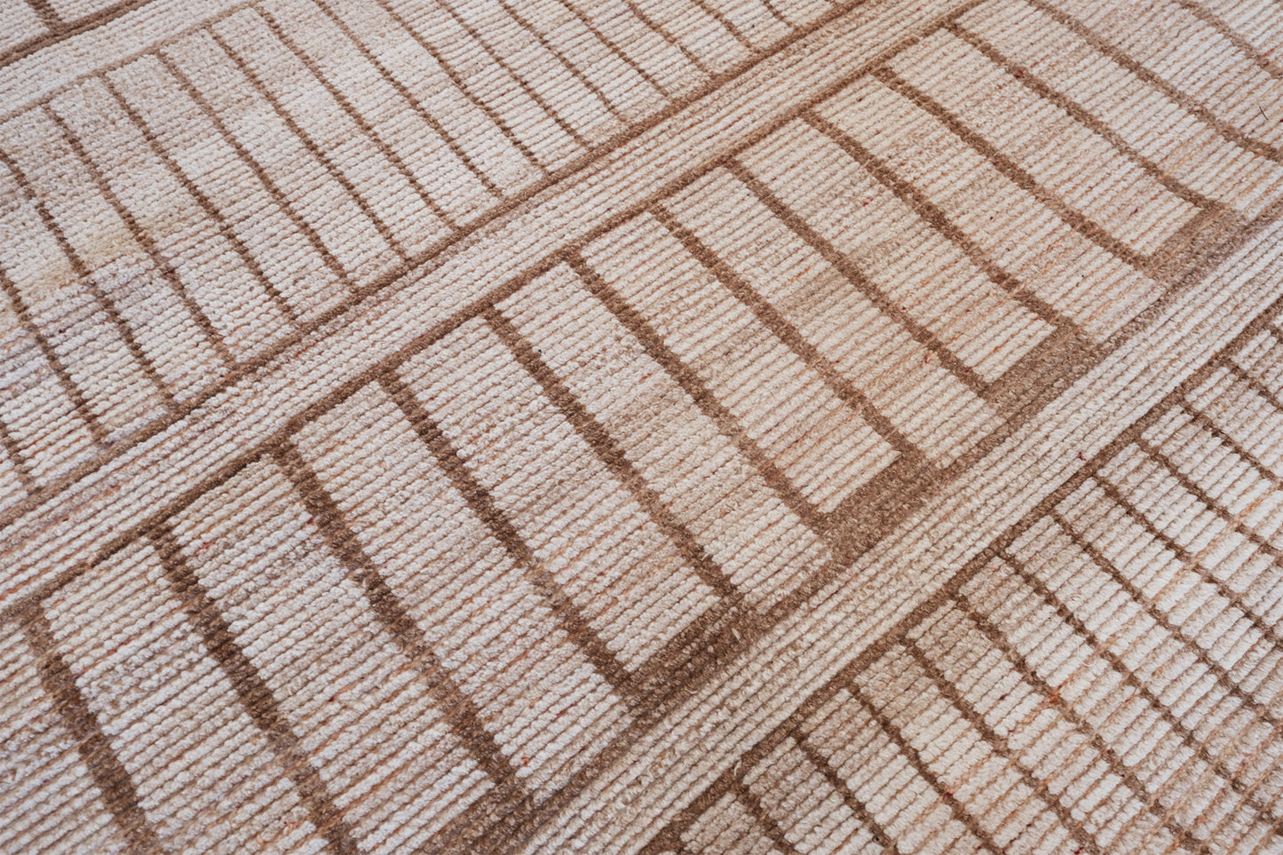 Modern Rug Image 8899 Nebbiolo, Nasim Collection