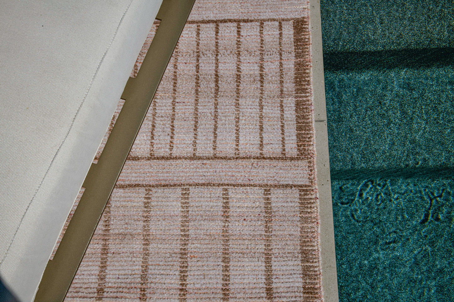 Modern Rug Image 8898 Nebbiolo, Nasim Collection