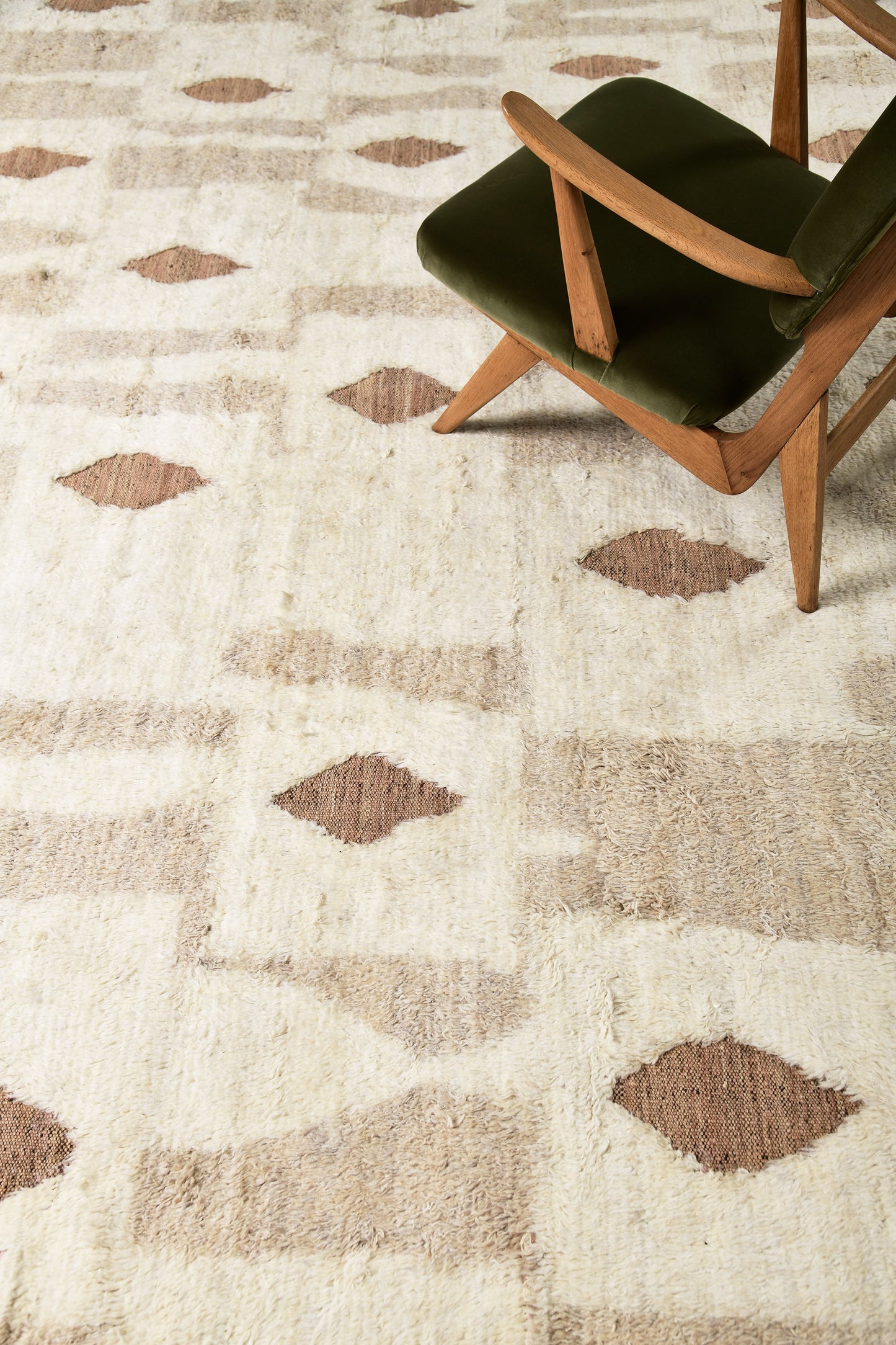 Modern Rug Image 4135 Fengfeng, Haute Bohemian