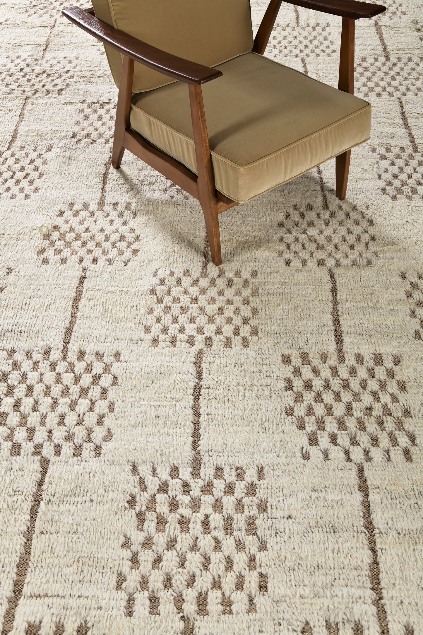 Modern Rug Image 5456 Imlil, Haute Bohemian Collection